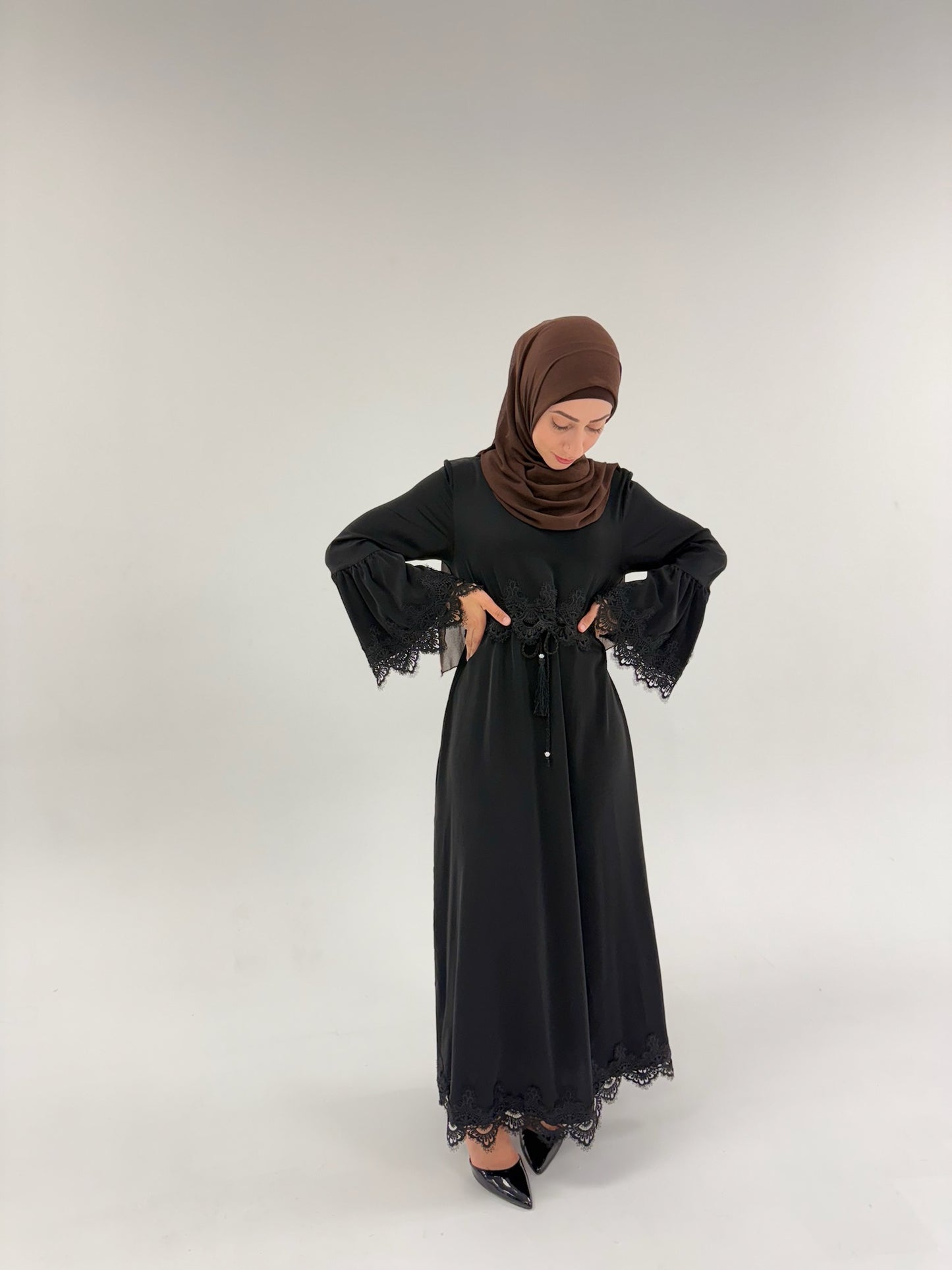 Yara Abaya Black